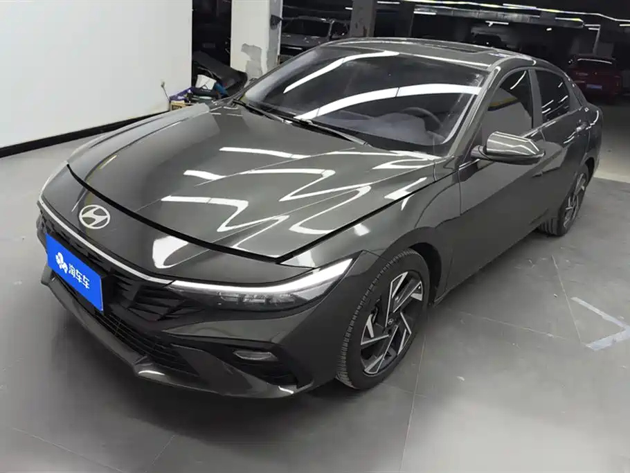 HYUNDAI ELANTRA