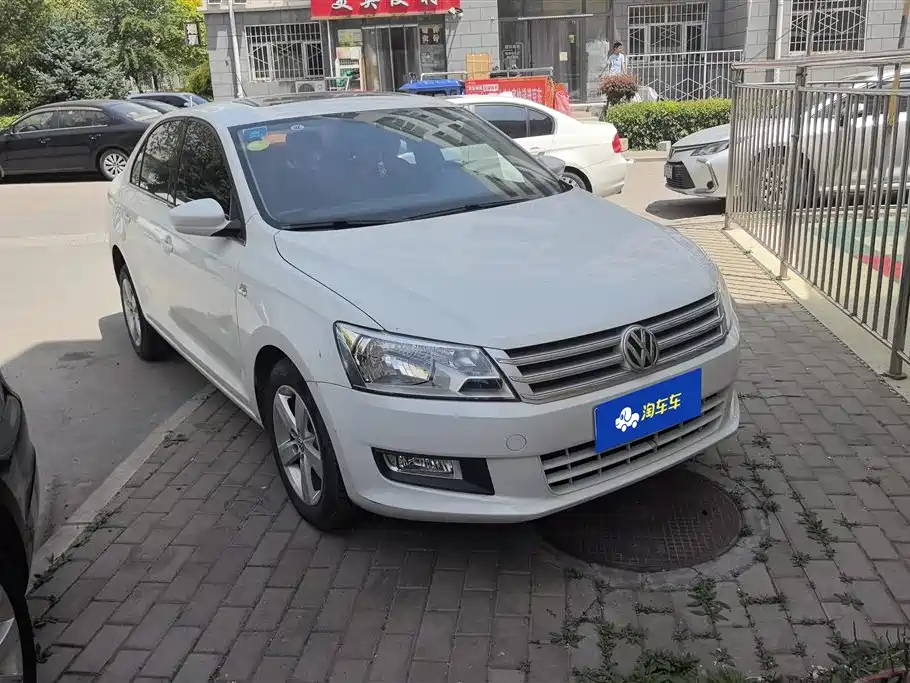 VOLKSWAGEN SANTANA