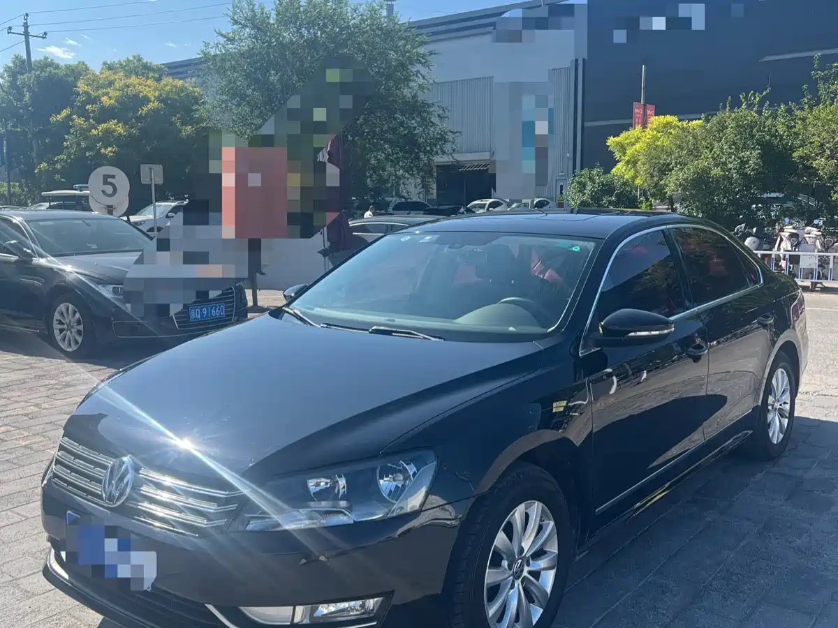 VOLKSWAGEN PASSAT