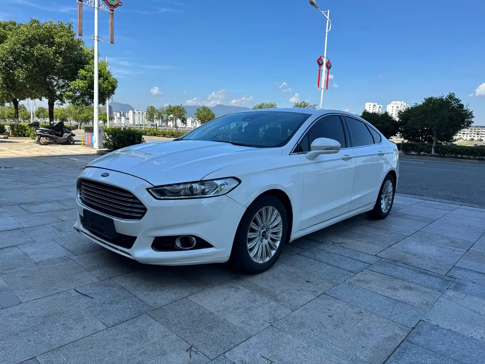 FORD MONDEO