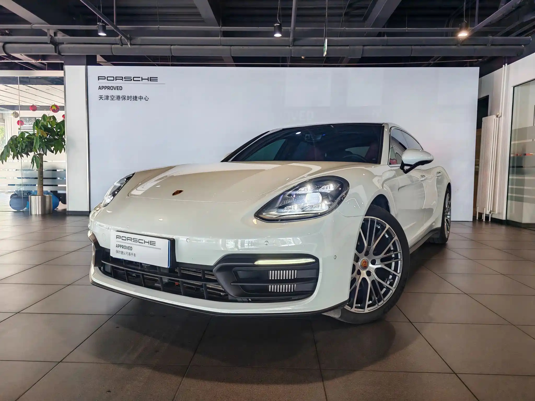 PORSCHE PANAMERA