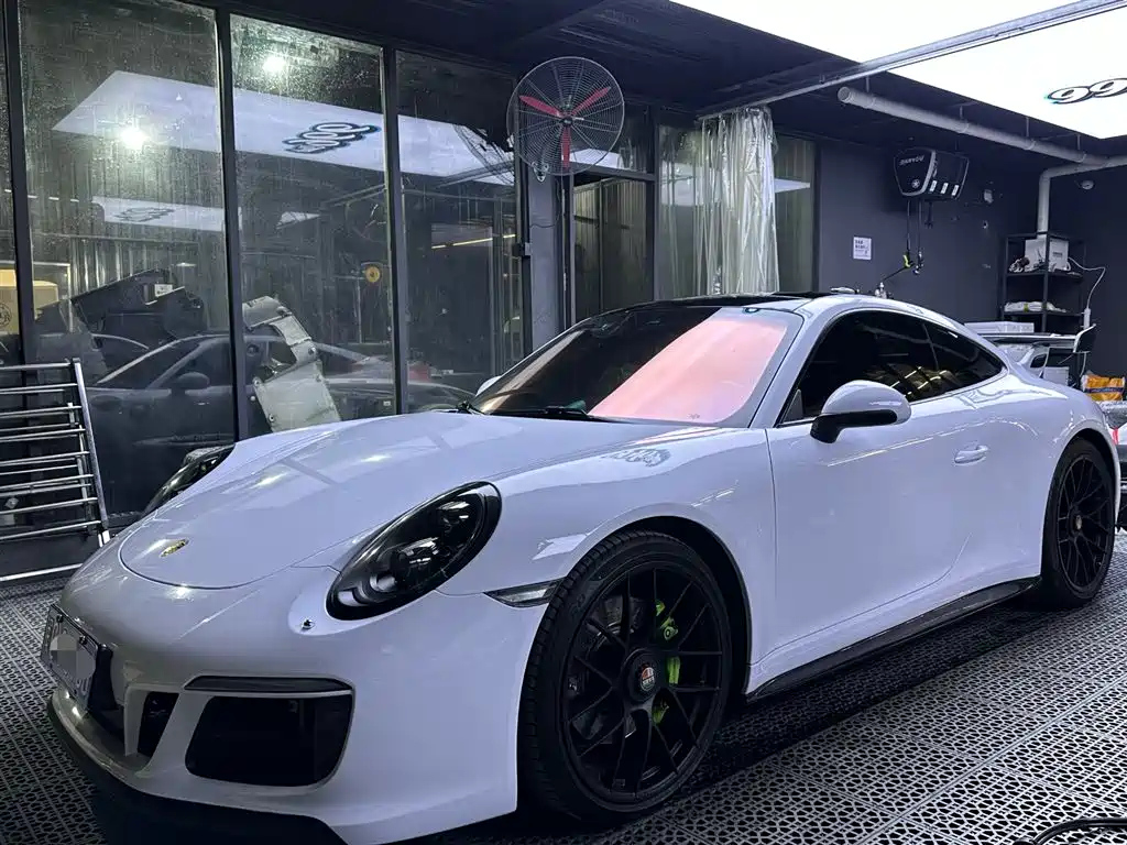 PORSCHE 911
