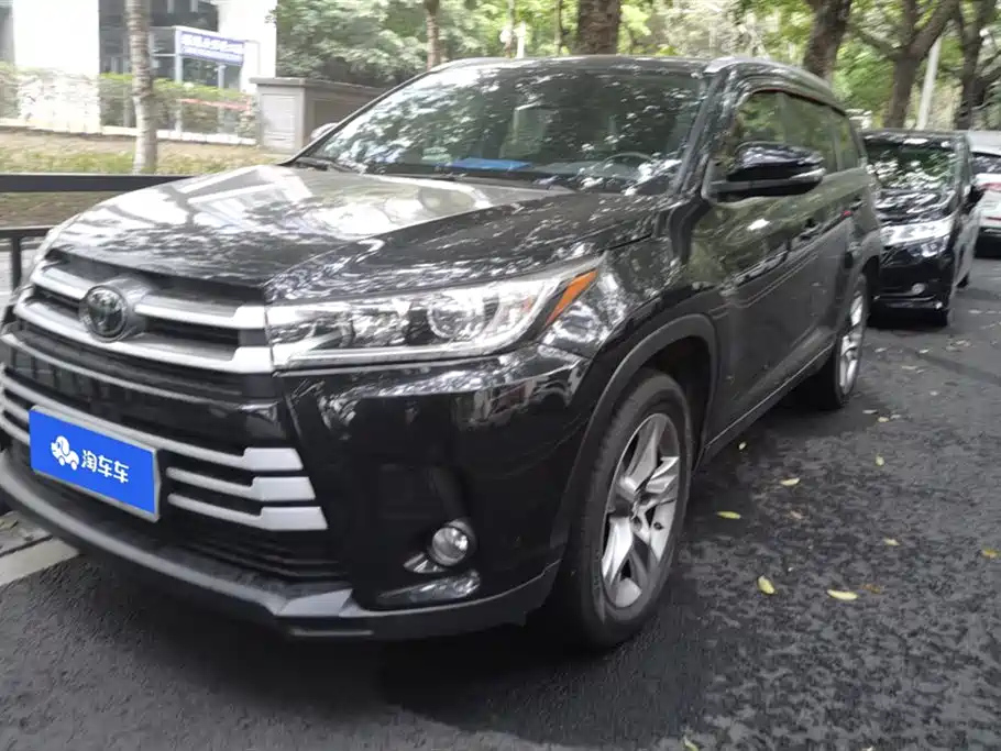 TOYOTA HIGHLANDER