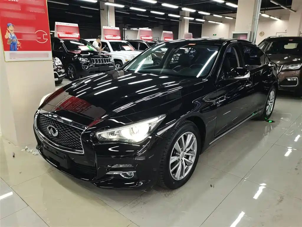 INFINITI Q50L