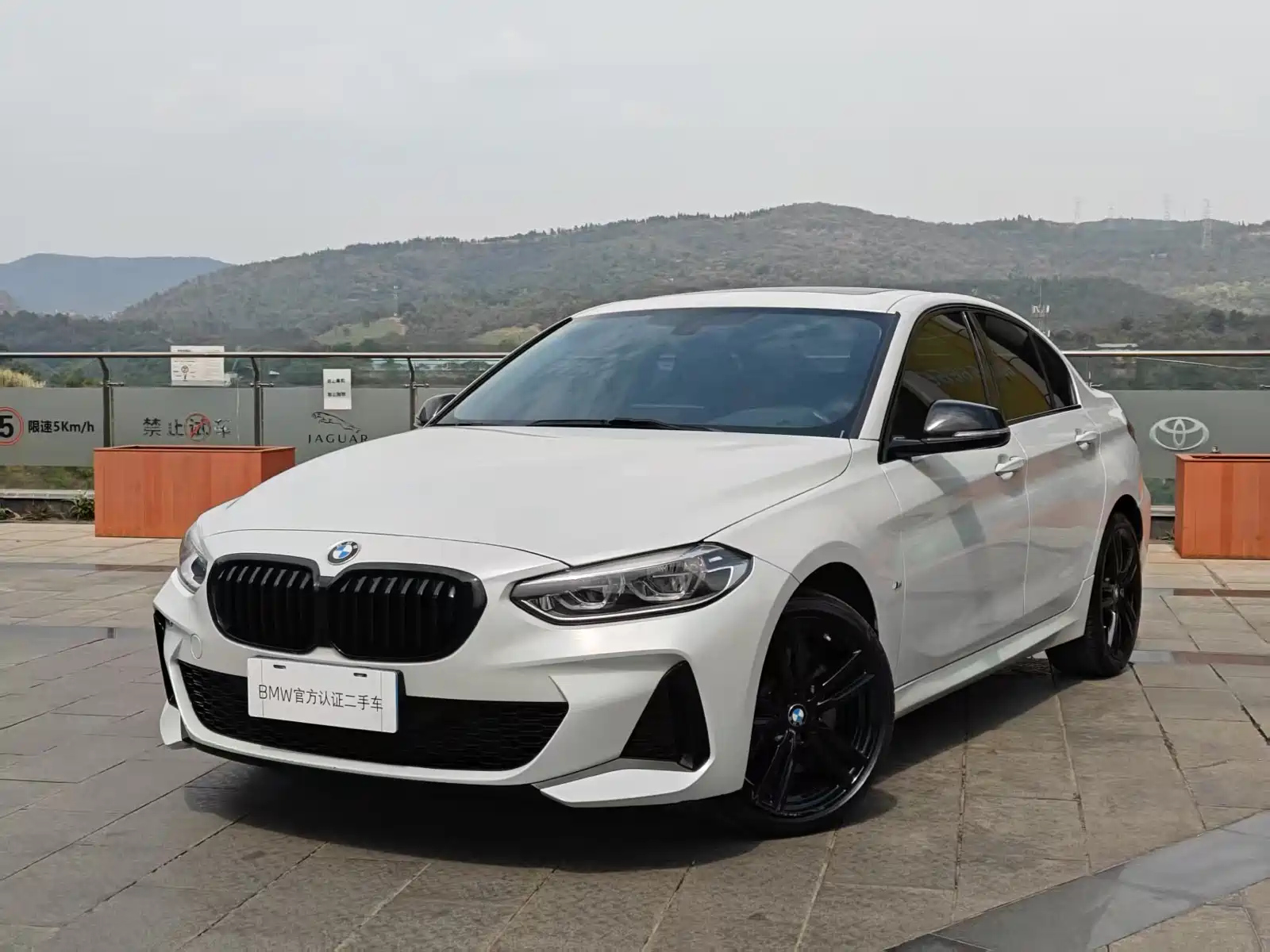 BMW 1-SERIES