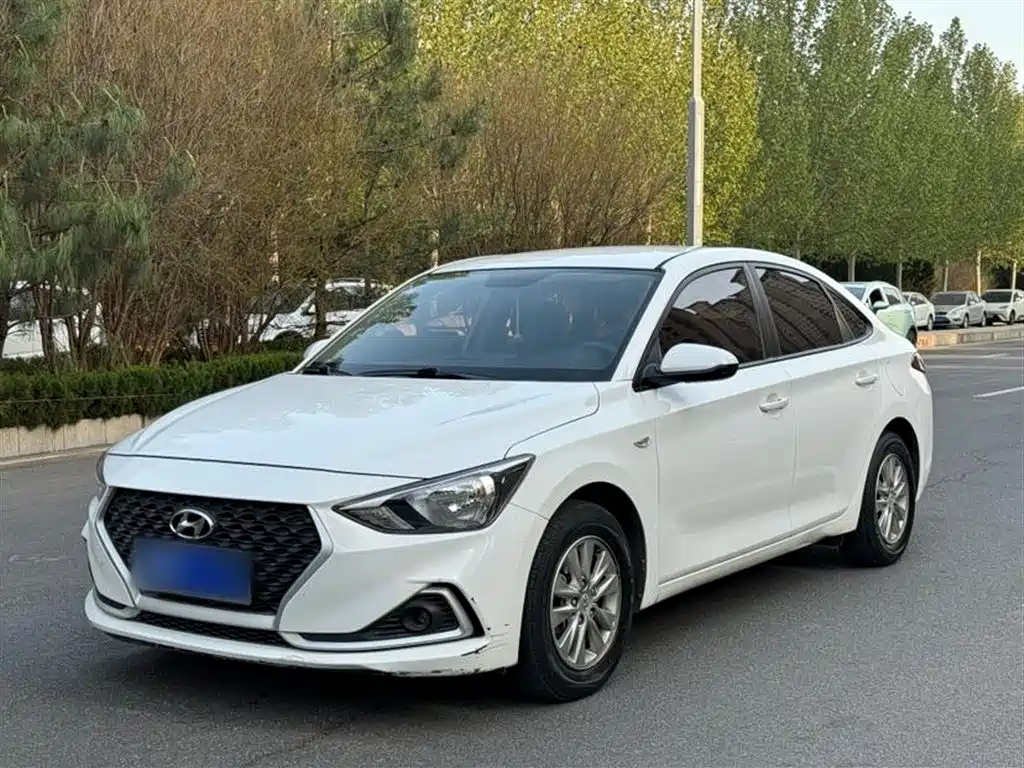 HYUNDAI CELESTA