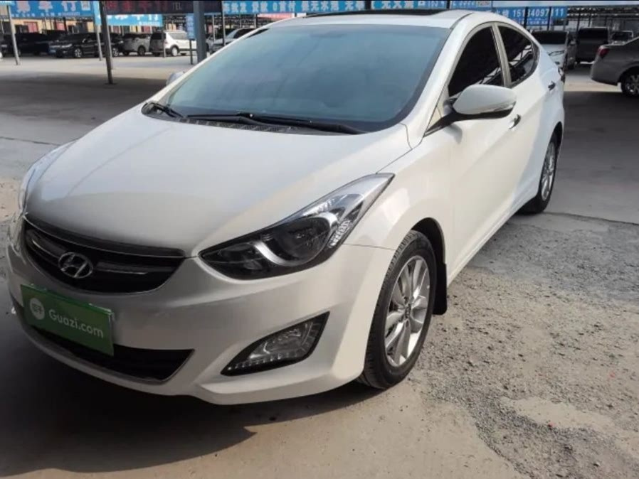 HYUNDAI ELANTRA