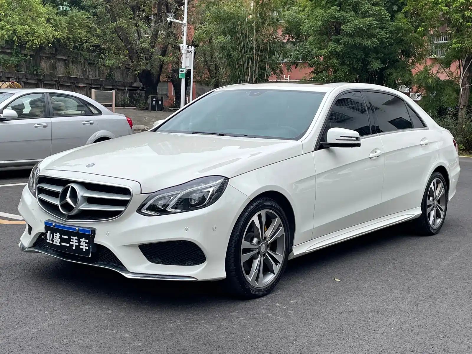MERCEDES BENZ E-CLASS