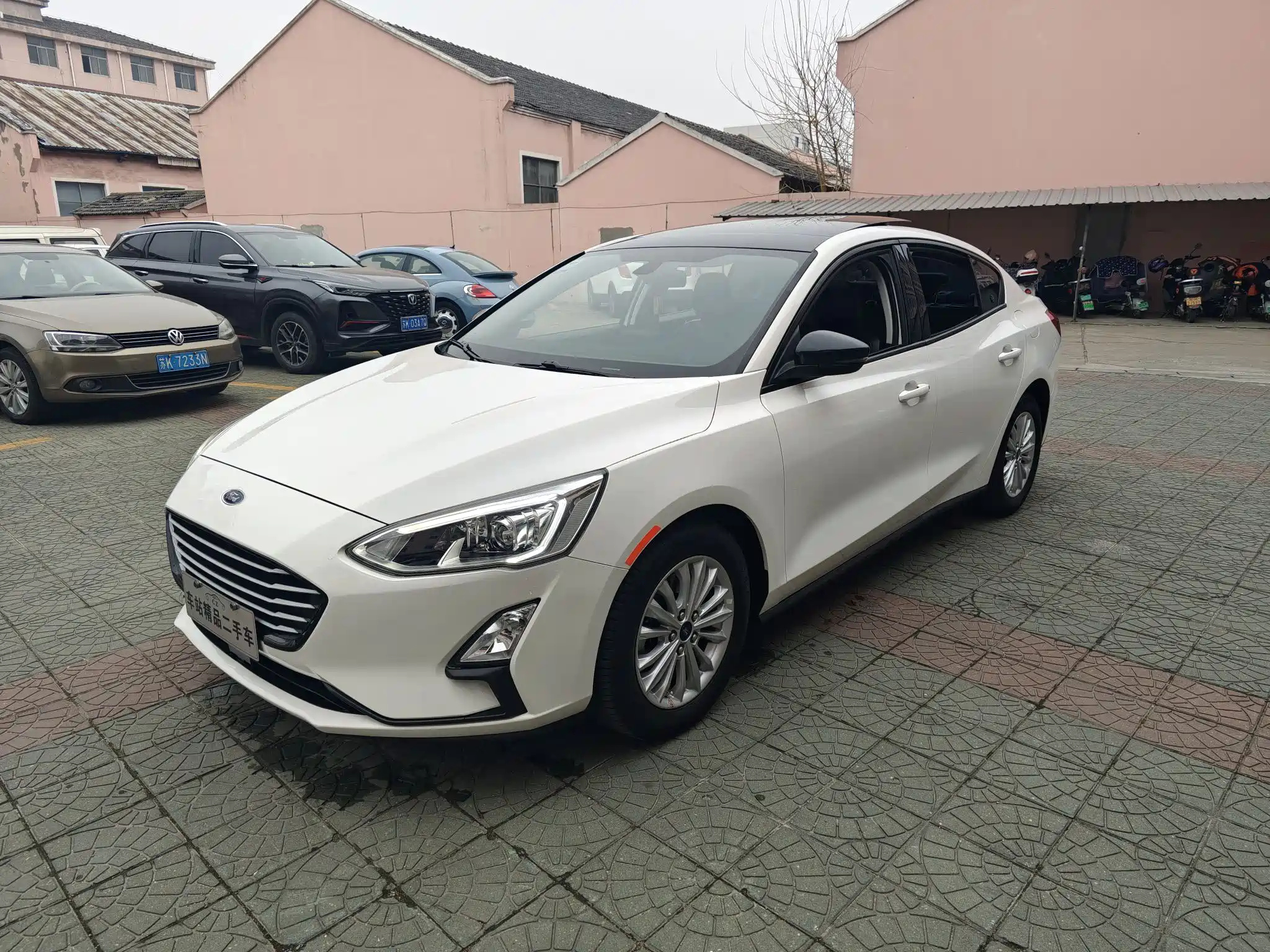 FORD FOCUS