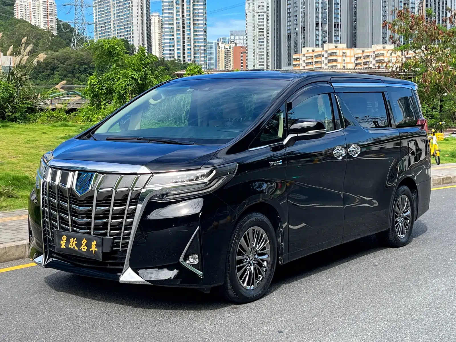 TOYOTA ALPHARD