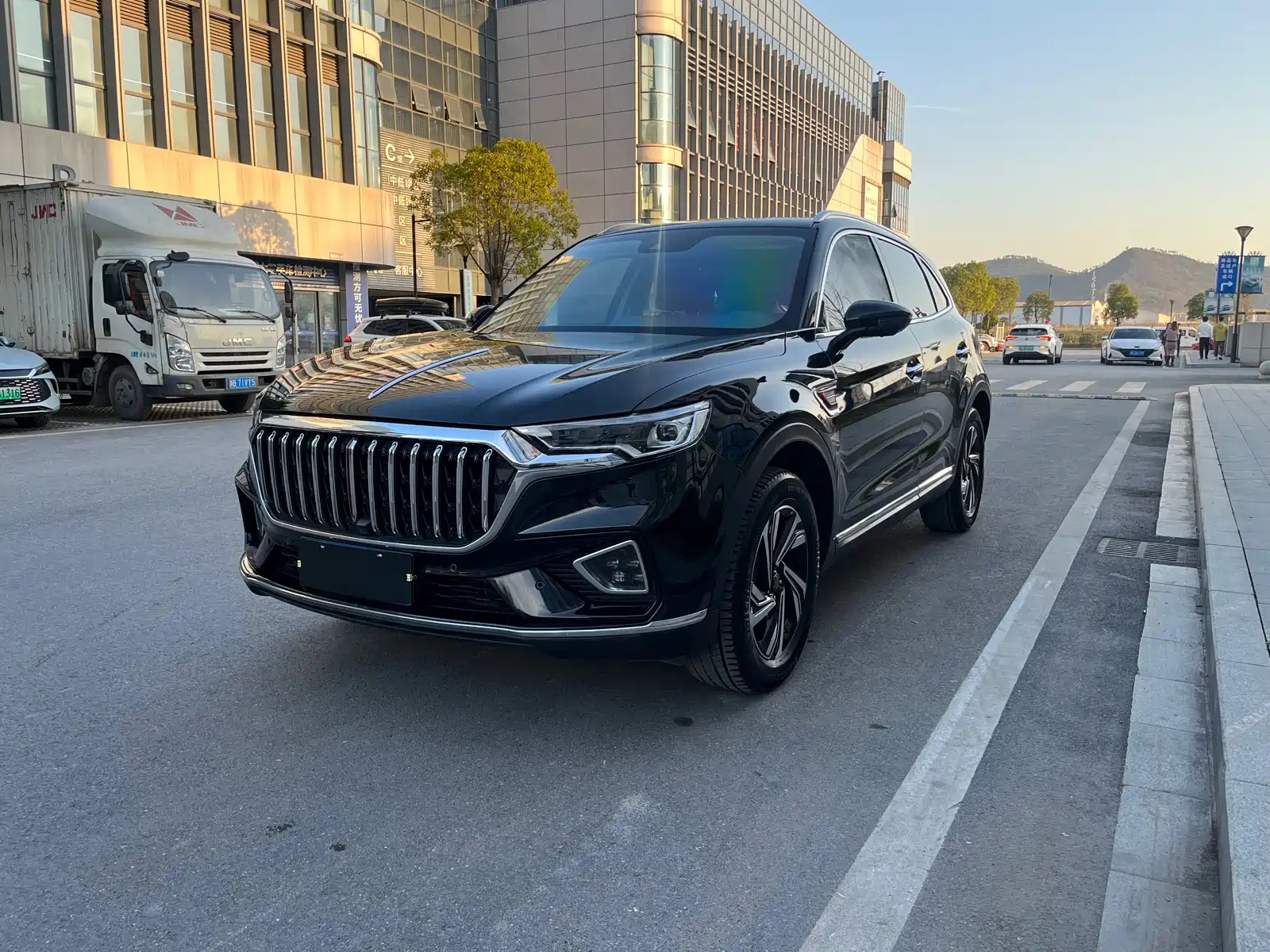 HONGQI HS5