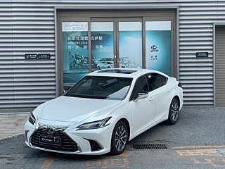 LEXUS ES 2025