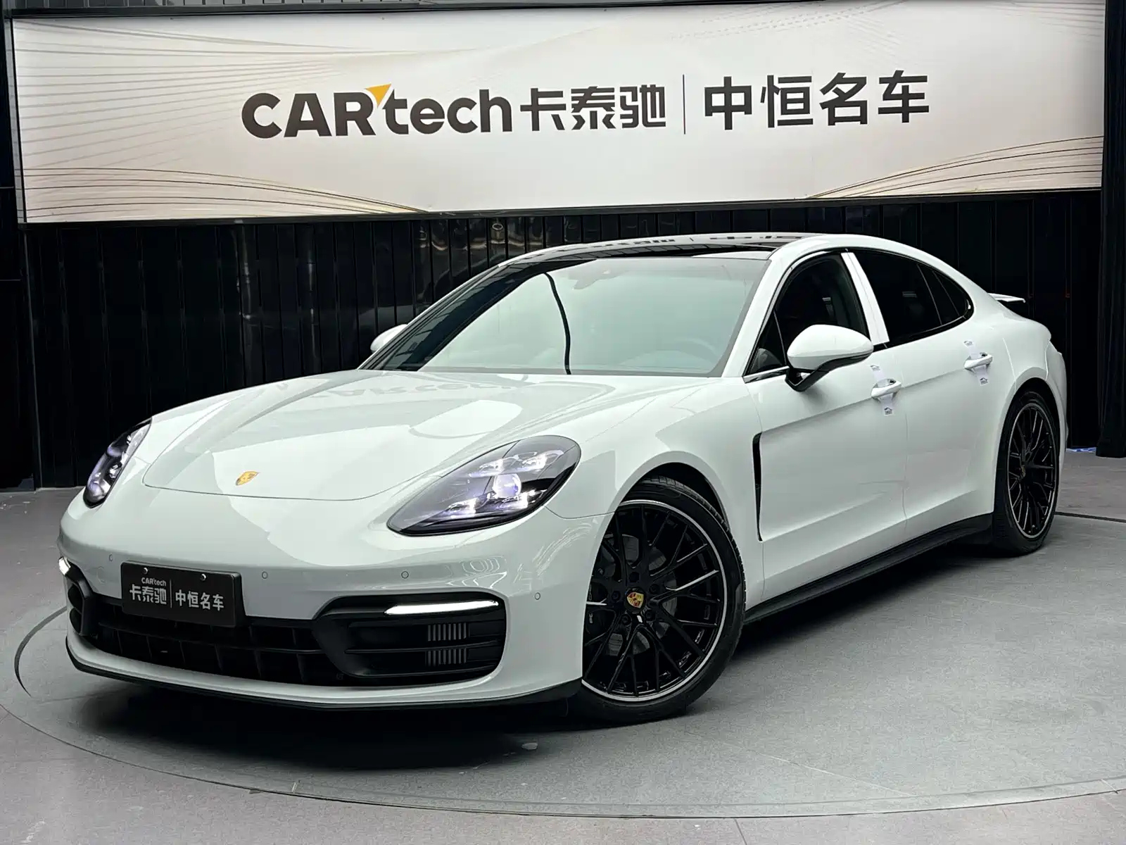 PORSCHE PANAMERA