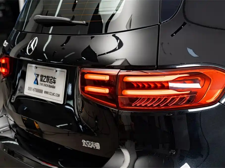 MERCEDES BENZ GLB 2024
