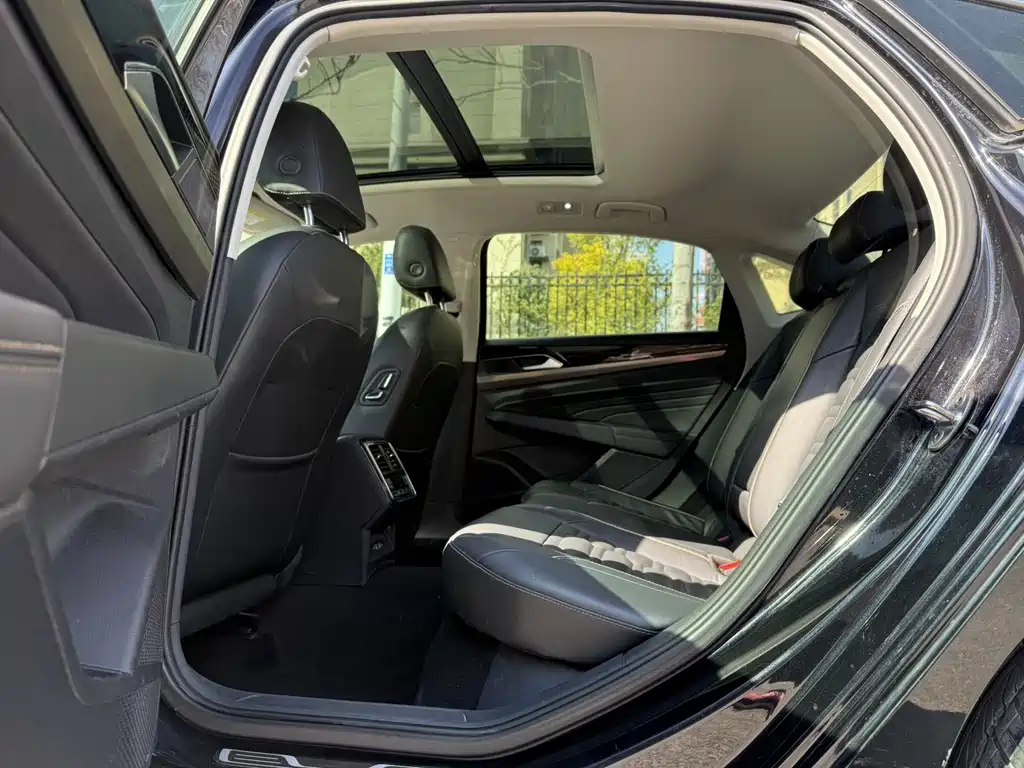 VOLKSWAGEN PASSAT 2019
