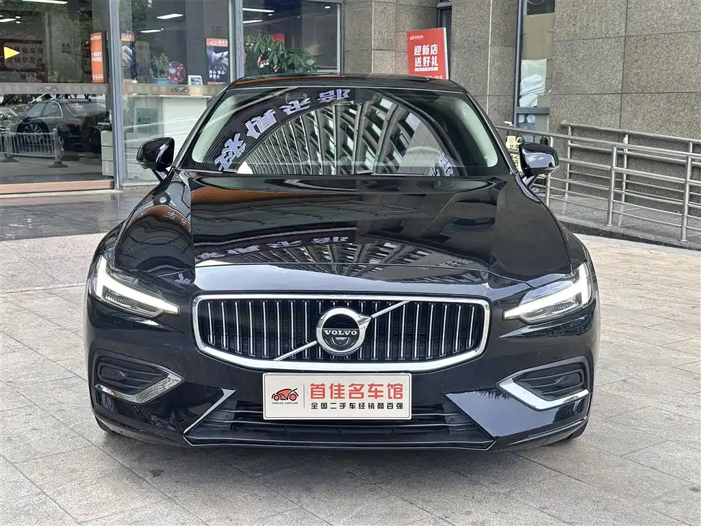 VOLVO S60 2021