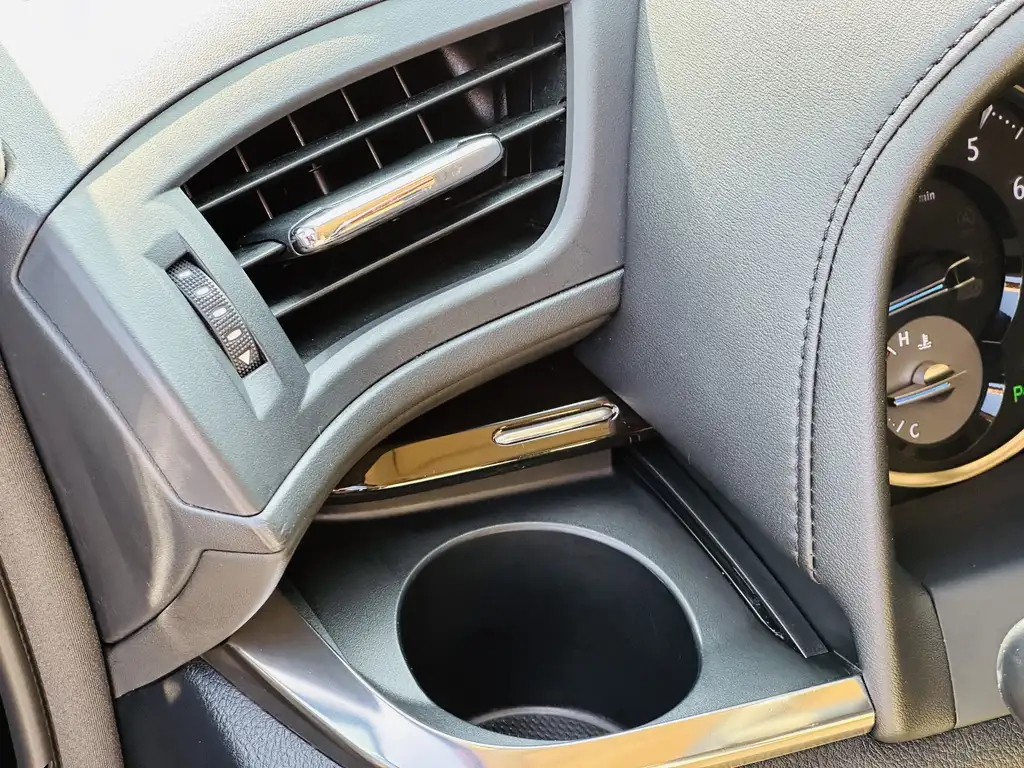 TOYOTA ALPHARD 2015