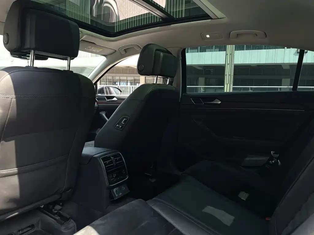 VOLKSWAGEN MAGOTAN 2019