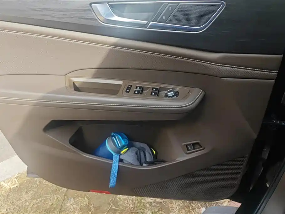 VOLKSWAGEN VILORAN 2022