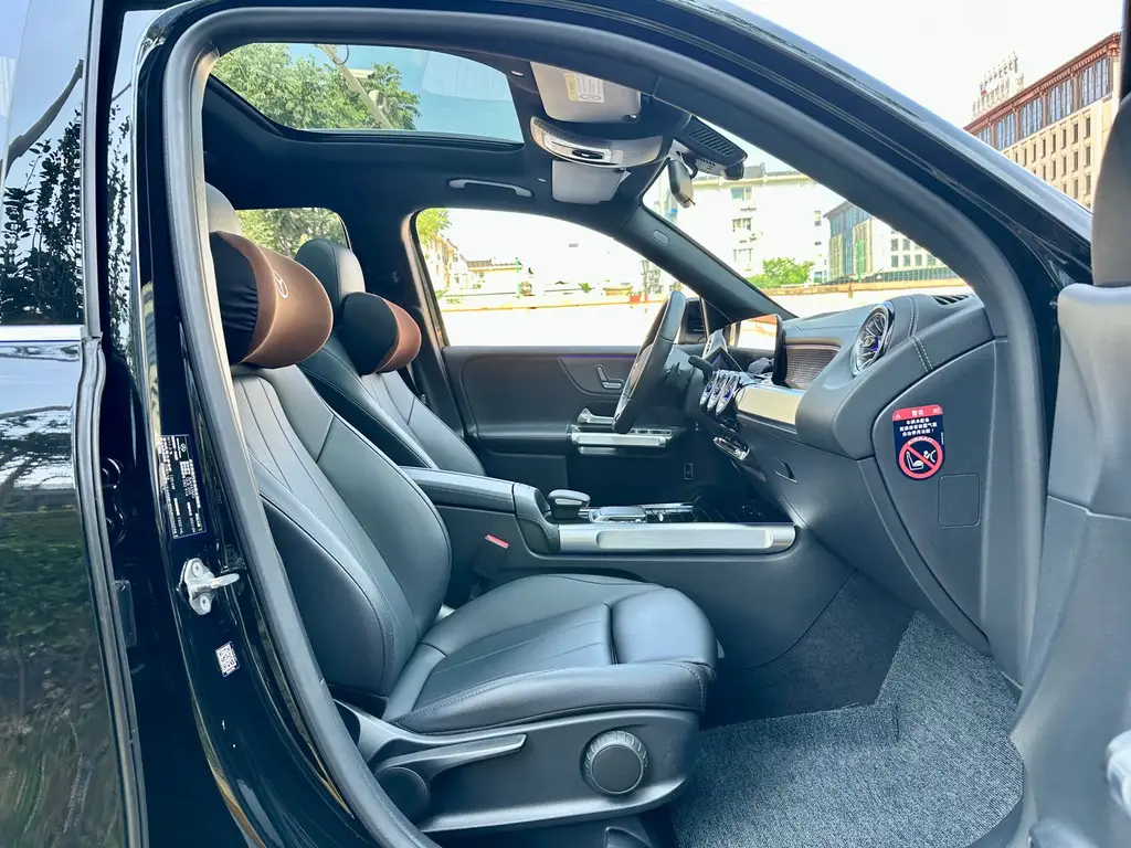 MERCEDES BENZ GLB 2021