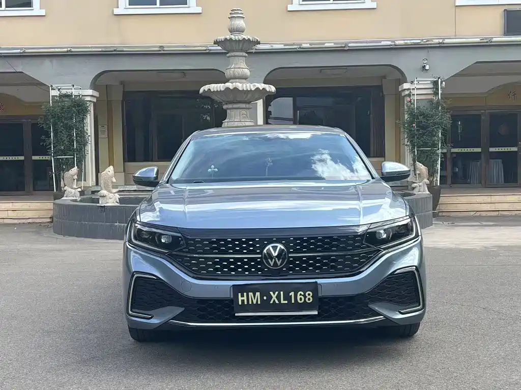 VOLKSWAGEN PASSAT 2022