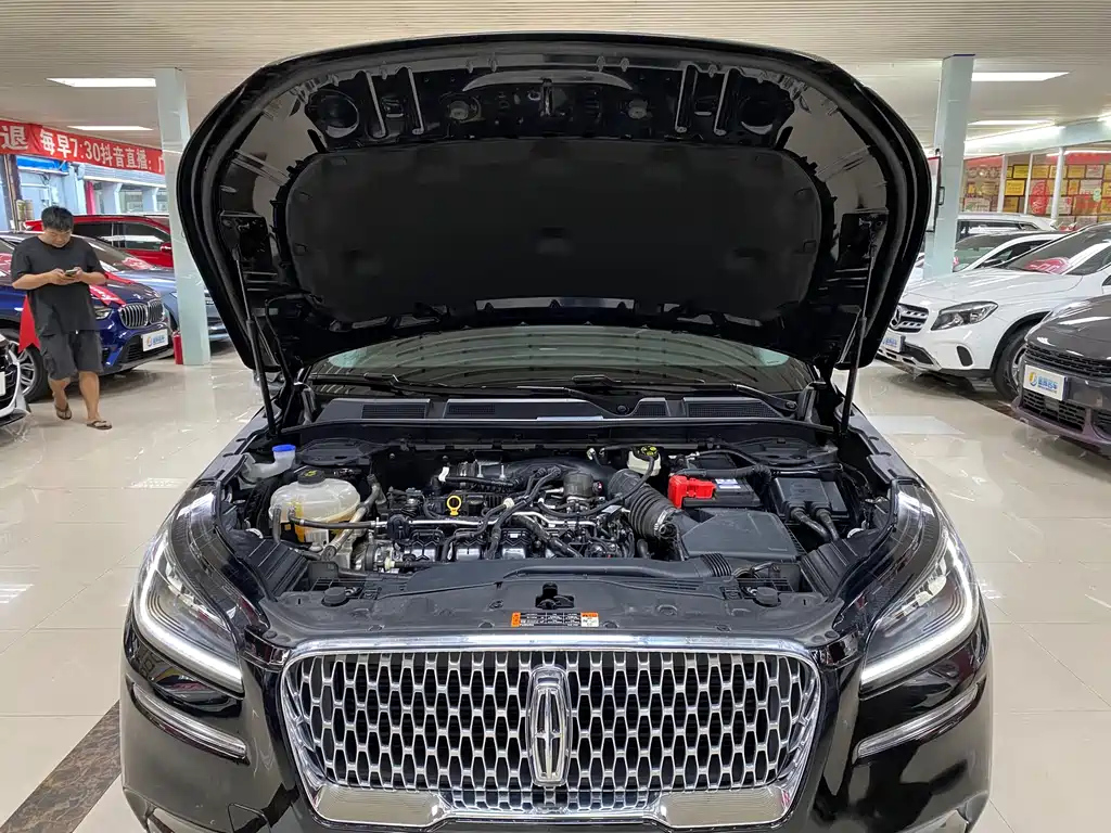LINCOLN ADVENTURER 2022