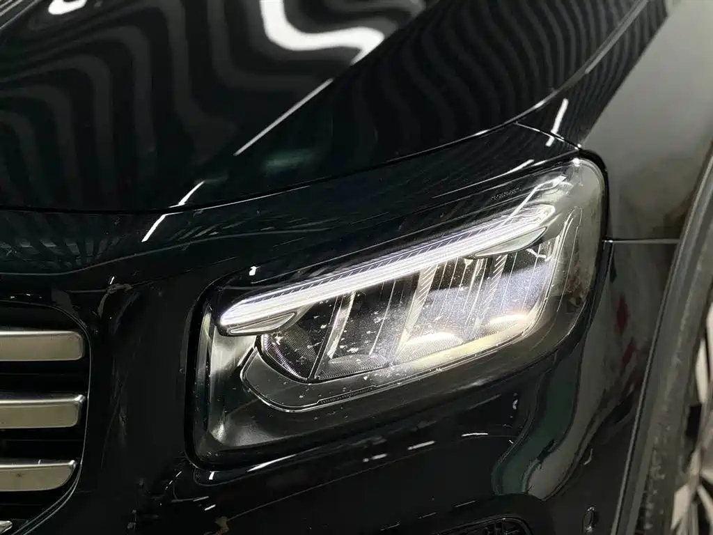 MERCEDES BENZ GLB 2024