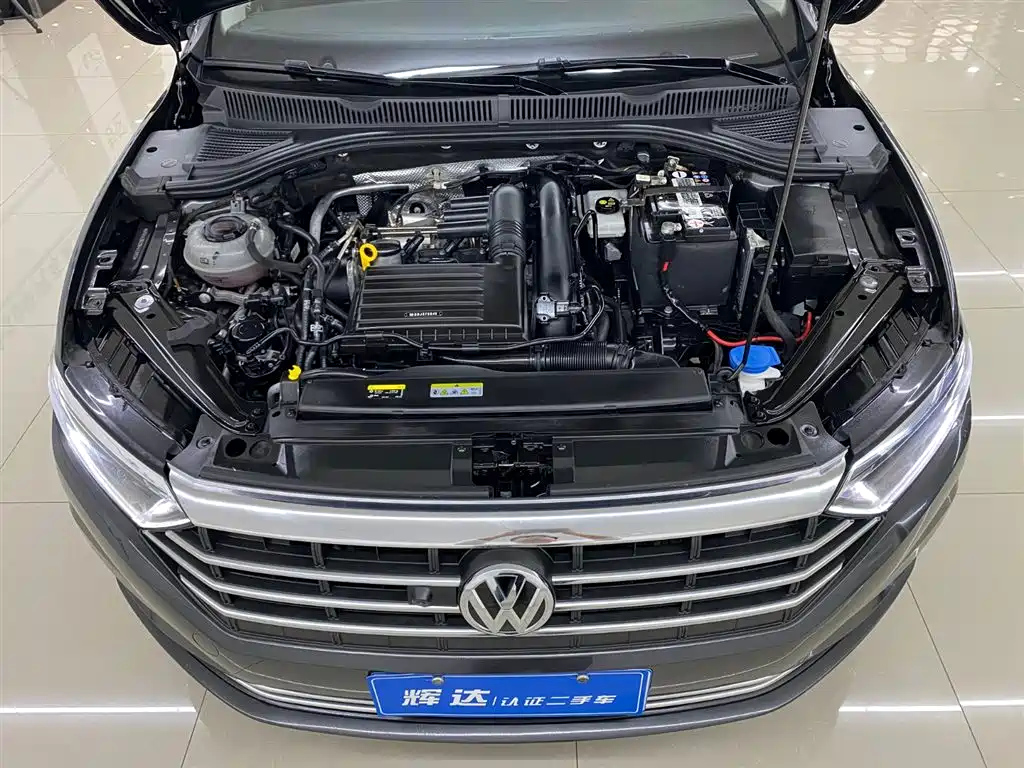 VOLKSWAGEN SAGITAR 2022