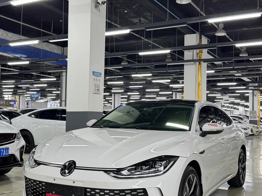 VOLKSWAGEN LAMANDO 2023