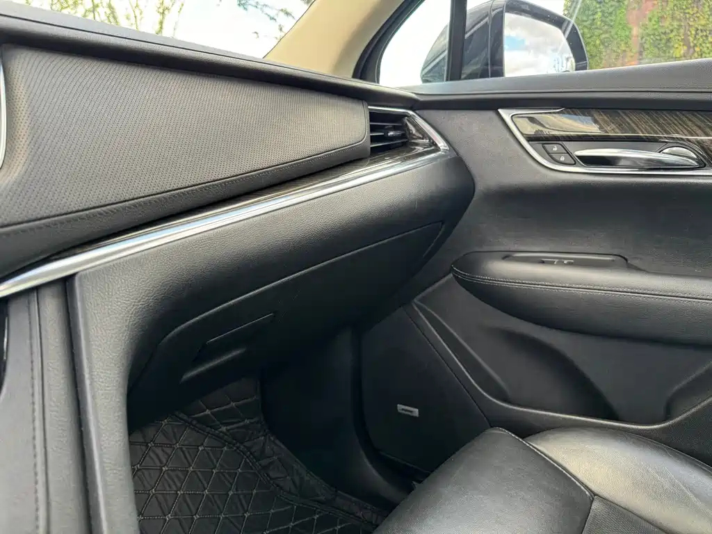CADILLAC XT5 2018
