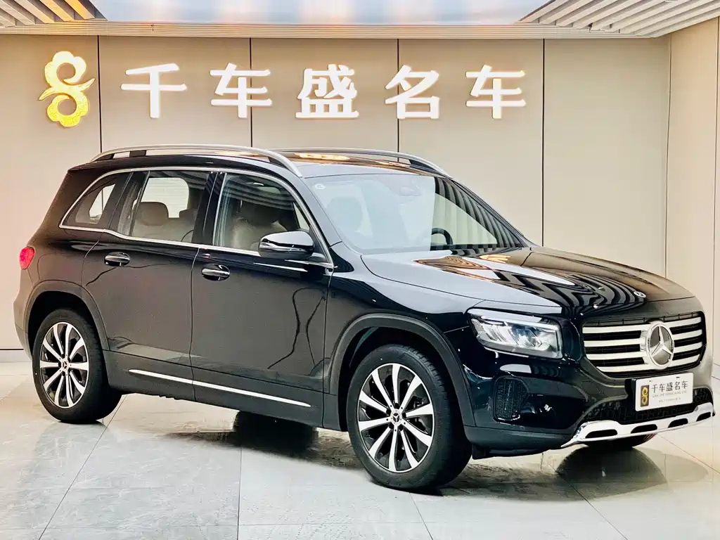 MERCEDES BENZ GLB 2024