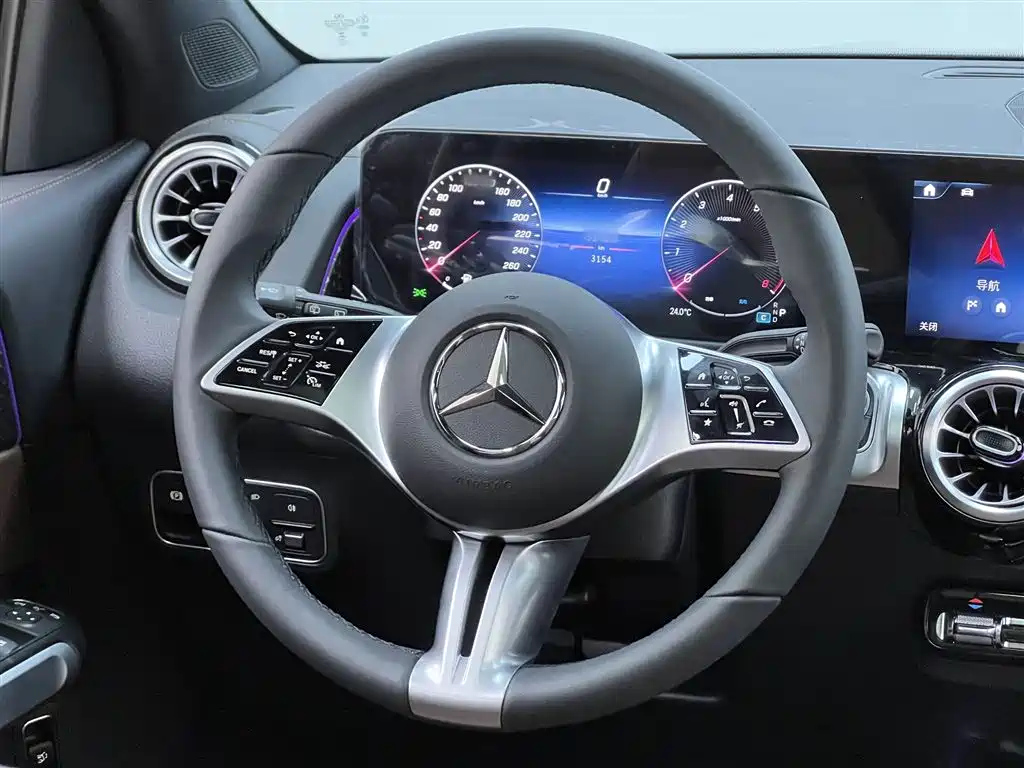 MERCEDES BENZ GLB 2024