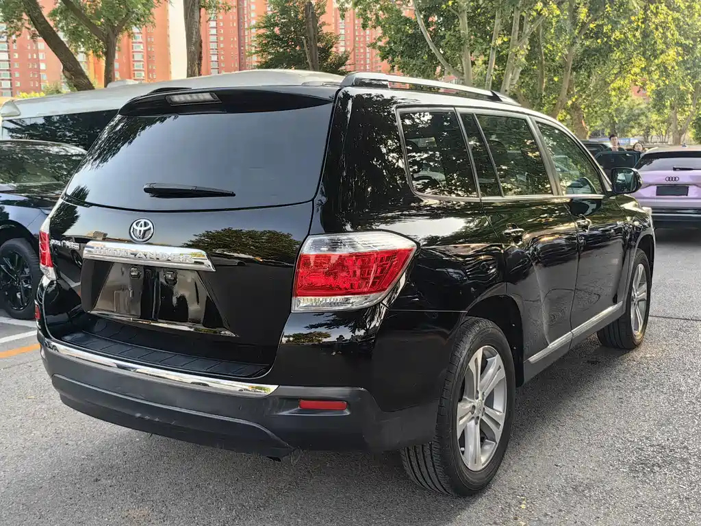 TOYOTA HIGHLANDER 2012