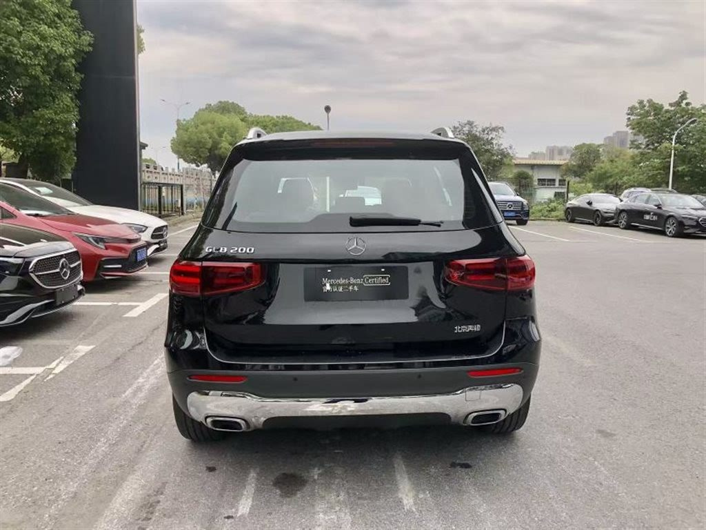 MERCEDES BENZ GLB 2024