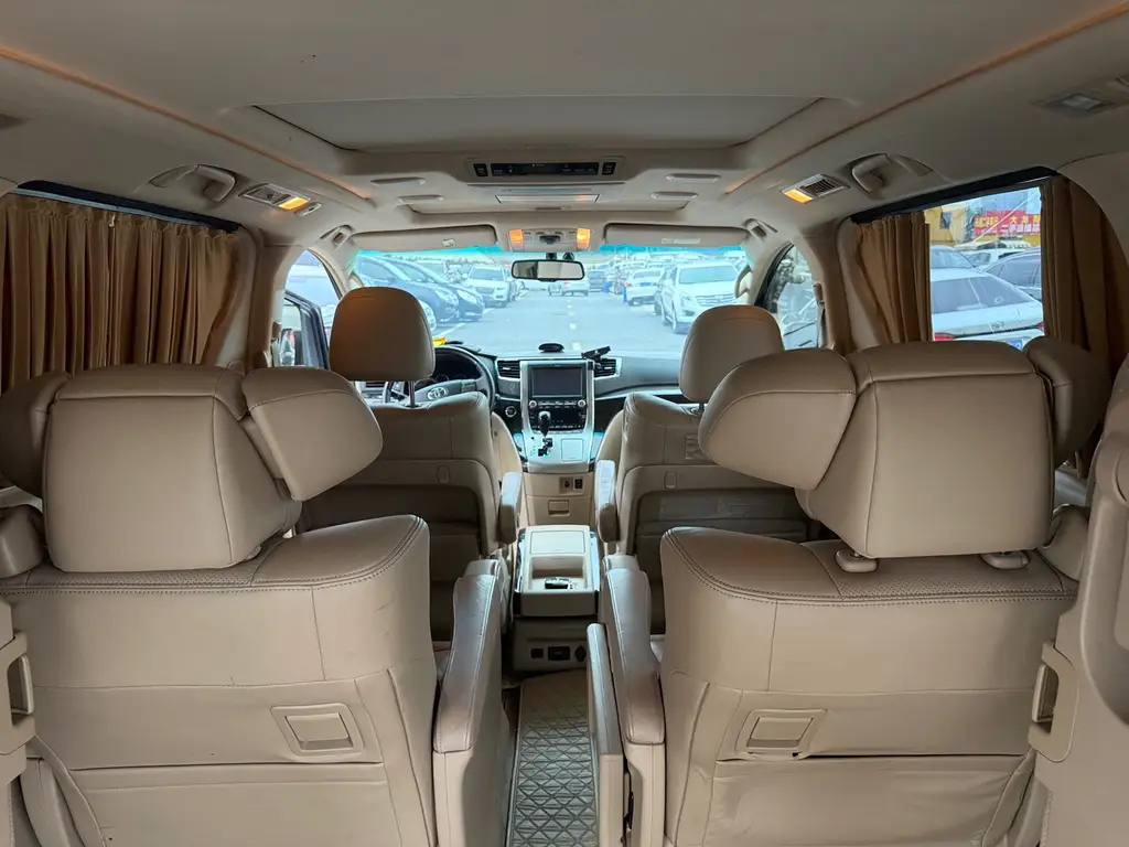 TOYOTA ALPHARD 2012