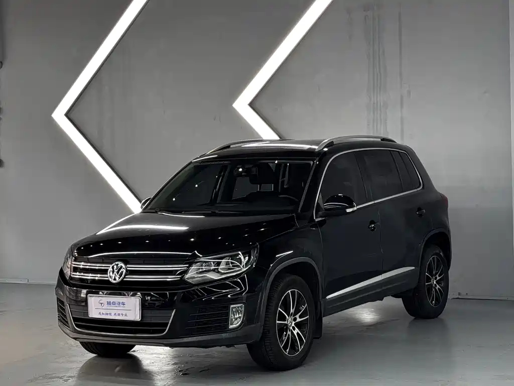 VOLKSWAGEN TIGUAN 2015
