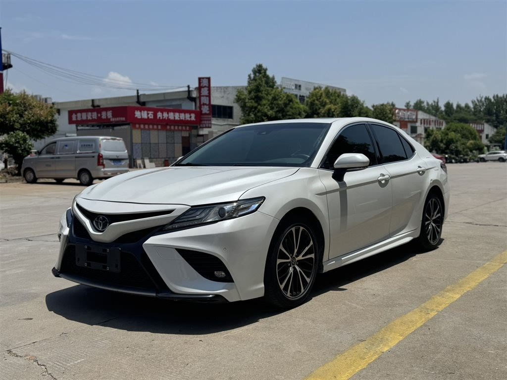 TOYOTA CAMRY 2018