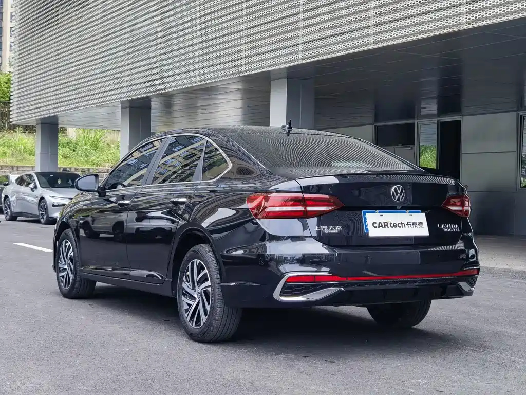 VOLKSWAGEN LAVIDA 2023