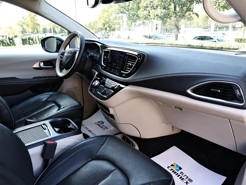 CHRYSLER OTHER 2018