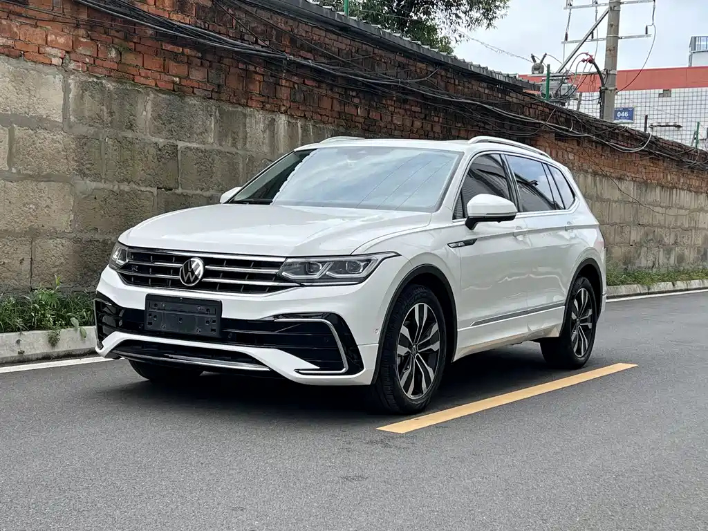 VOLKSWAGEN TIGUAN L 2022