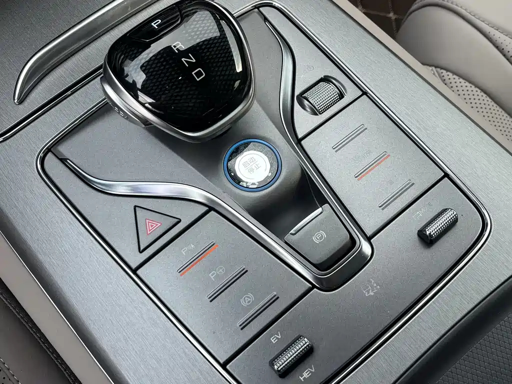 BYD TANG NEW ENERGY 2025