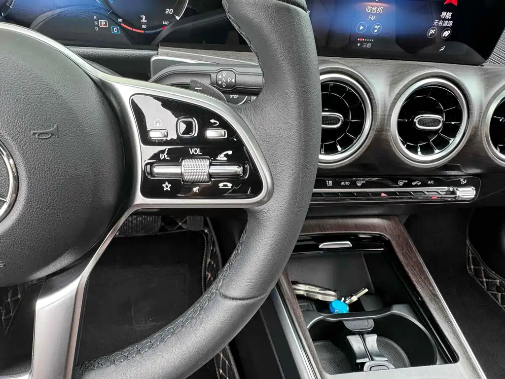 MERCEDES BENZ GLB 2022
