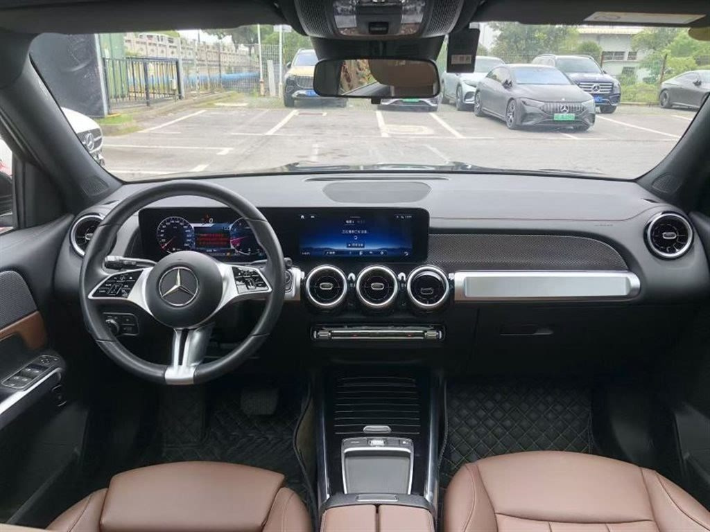 MERCEDES BENZ GLB 2024