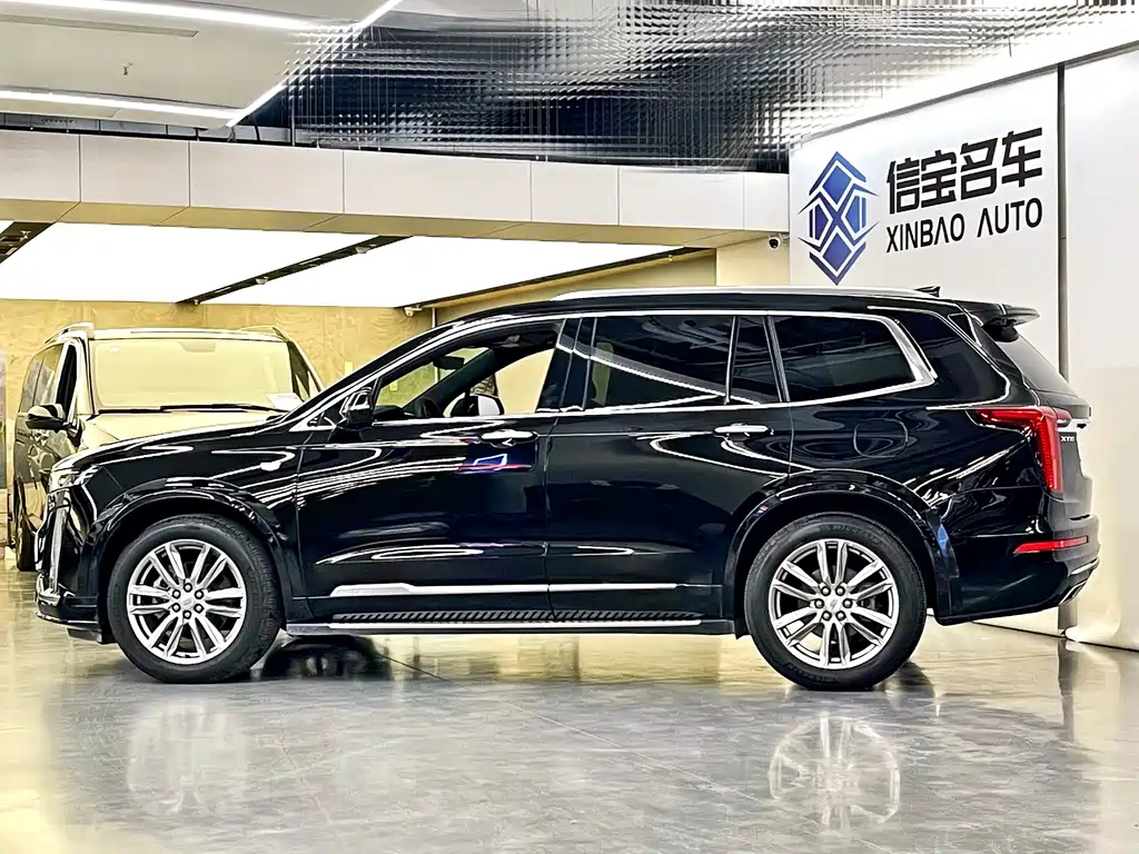 CADILLAC XT6 2021