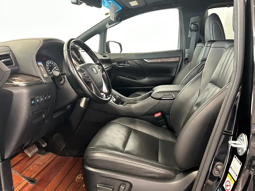 TOYOTA ALPHARD 2018