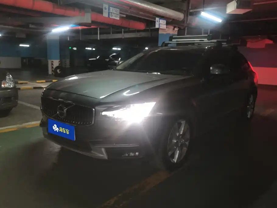 VOLVO V90 2019