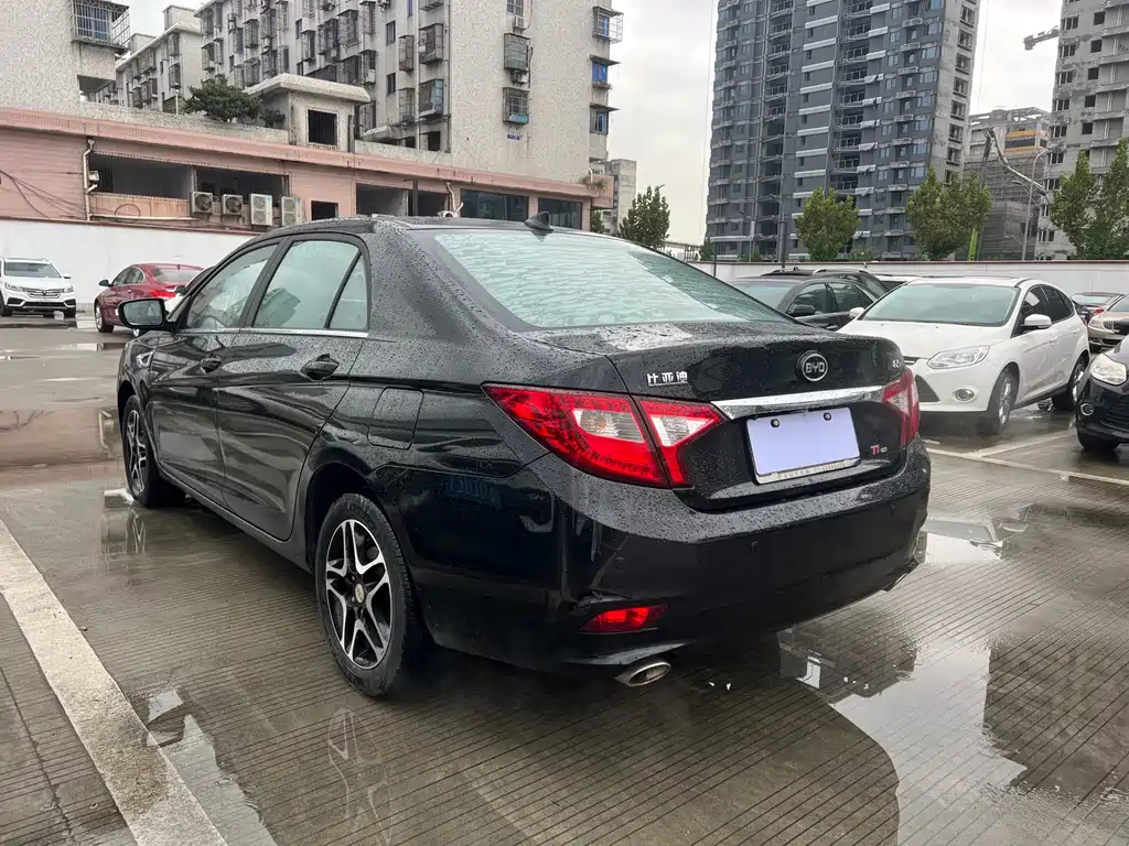 BYD G5 2015