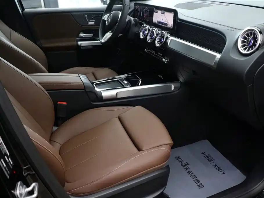 MERCEDES BENZ GLB 2025