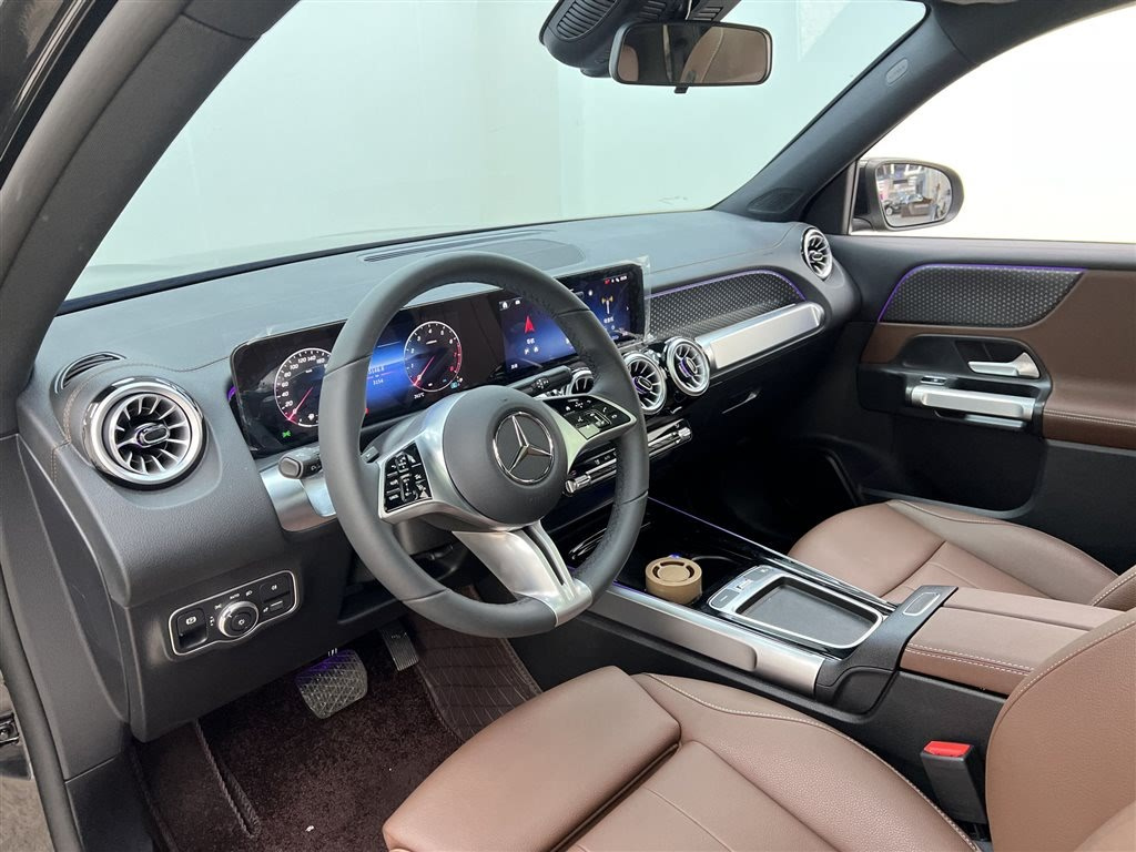 MERCEDES BENZ GLB 2024