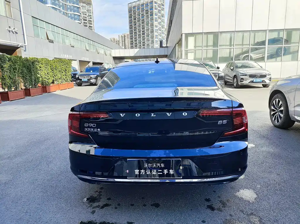 VOLVO S90 2022